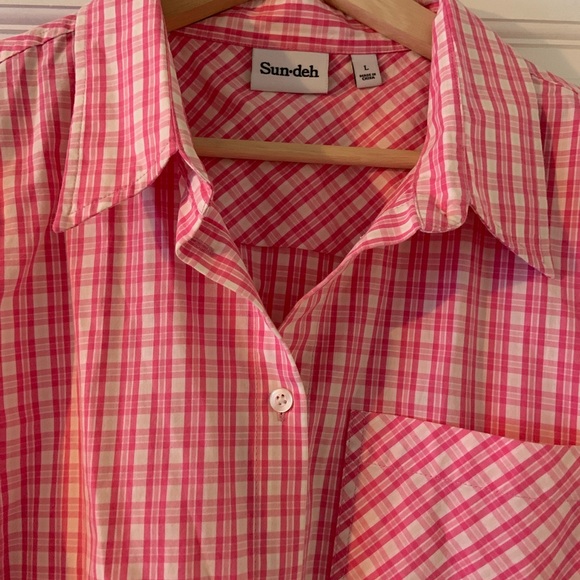 Aritzia Sunday Best cropped shortsleeve button down in pink plaid, size large. - Picture 3 of 4